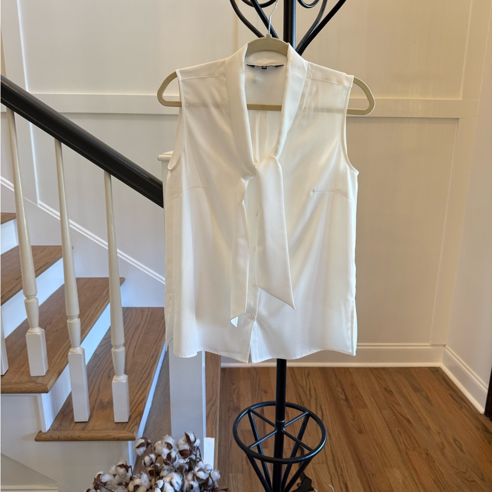 Ming Wang white Sleeveless Blouse